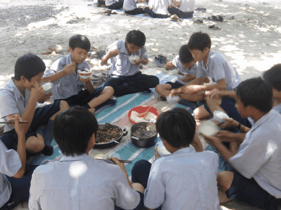 http://img.photo.zing.vn/file_uploads/gallery/w642h/2010/03/24/07/36031269432741.gif